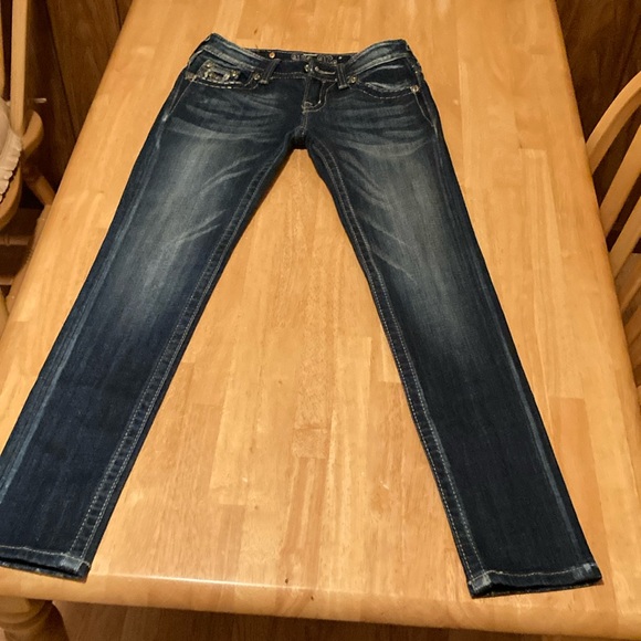 Miss Me Jeans - Picture 1 of 9